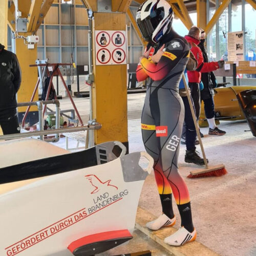 Monobobstart Lisa Buckwitz mit „Brandenburg-Bob“ Monobobstart Lisa Buckwitz mit „Brandenburg-Bob“